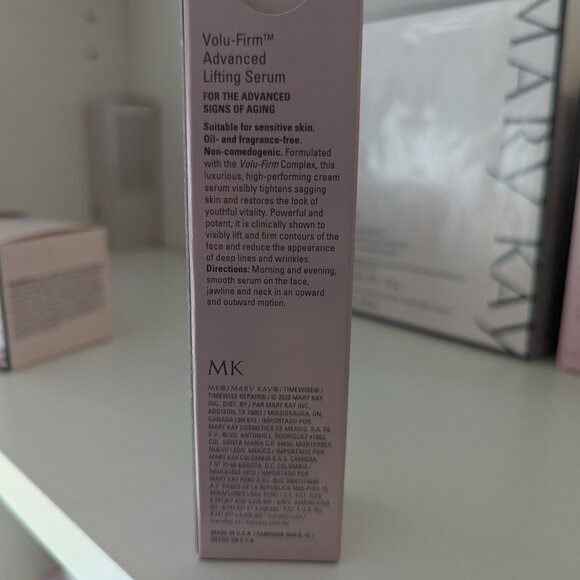 TimeWise Repair® Volu-Firm® Lifting Serum - Picture 2 of 3